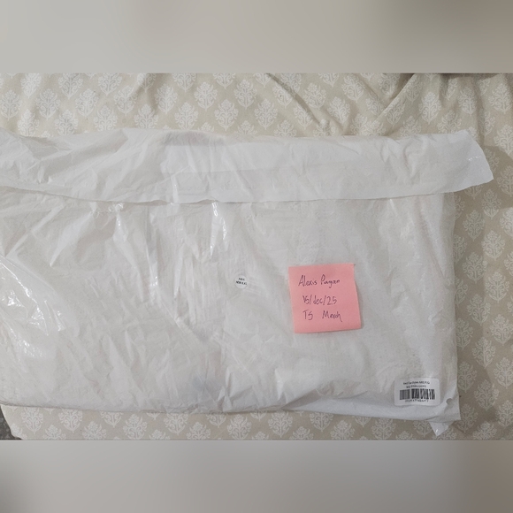 Red (Taylor's Version) Cardigan - 2025 Version - Medium/Large - Picture 2 of 3